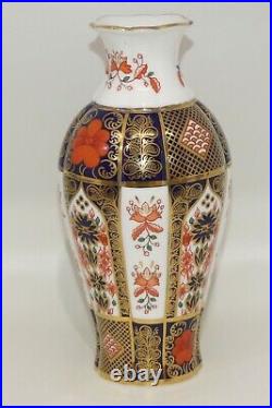 Royal Crown Derby England Old Imari vase 18cm tall 2nd