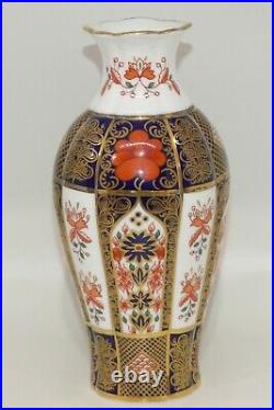 Royal Crown Derby England Old Imari vase 18cm tall 2nd