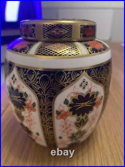 Royal Crown Derby Ginger Jar Old Imari 1128 2nd quality Gold bar lid