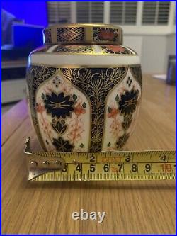 Royal Crown Derby Ginger Jar Old Imari 1128 2nd quality Gold bar lid