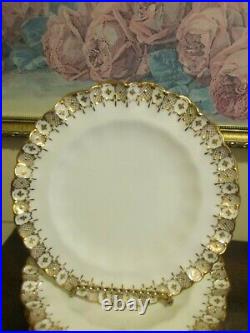 Royal Crown Derby Heraldic Gold England Wavy Edge Set Of 8 Luncheon Plate 8 3/4
