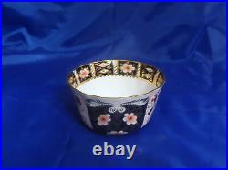 Royal Crown Derby IMARI #2451 CRANBERRY BOWL 5-1/2 Blue Panels, Gold Accents