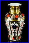 Royal-Crown-Derby-Japanese-Old-Imari-1128-Gold-Band-Passiflora-Baluster-Vase-01-uf