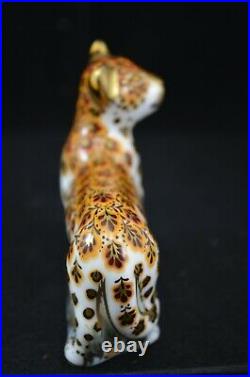 Royal Crown Derby Leopard Cub Paperweight Gold Stopper
