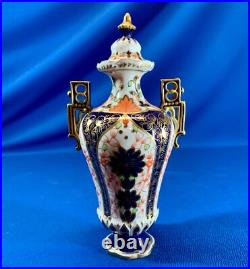 Royal Crown Derby Lidded Urn 8.25h