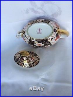 Royal Crown Derby, Made in England, #2451, great cond, tea pot, creamer, sugar