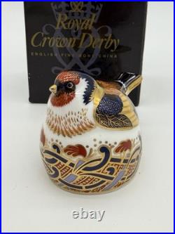 Royal Crown Derby Nesting Goldfinch Paperweight England Porcelain Gold Stopper