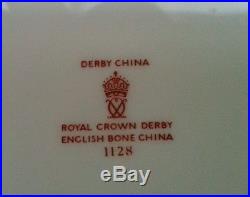 Royal Crown Derby OLD IMARI 1128 Pattern Dinner Plate