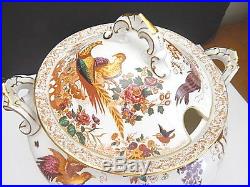 Royal Crown Derby OLDE AVESBURY Large Covered SOUP TUREEN Mint