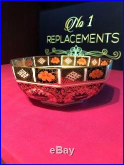 Royal Crown Derby Old Imari 1128 19.5cm / 7.75 Octagonal Bowl Dated 1916