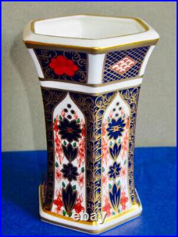 Royal Crown Derby Old Imari 1128 English Bone China 4.5 Vase 1983