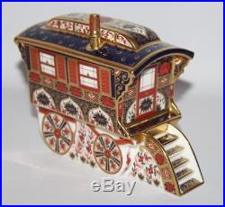 Royal Crown Derby Old Imari Caravan Paperweight Box/Certificate/Gold Stopper