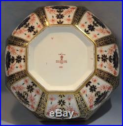 Royal Crown Derby Old Imari Design Painted Porcelain Bowl 20th Century