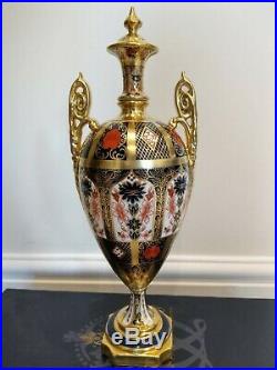 Royal Crown Derby Old Imari Solid Gold Band Large Trophy Vase