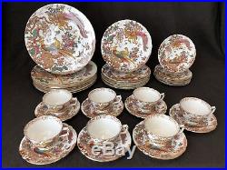 Royal Crown Derby Olde Avesbury 35 Pc 7- 5 Pc Place Settings Dinner Service READ