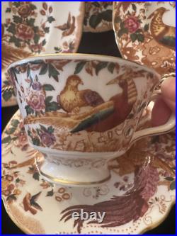Royal Crown Derby Olde Avesbury A73 5 piece place setting Bone China England