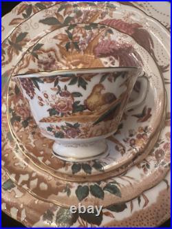 Royal Crown Derby Olde Avesbury A73 5 piece place setting Bone China England