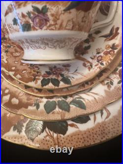 Royal Crown Derby Olde Avesbury A73 5 piece place setting Bone China England