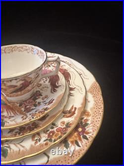 Royal Crown Derby Olde Avesbury A73 5 piece place setting Bone China England