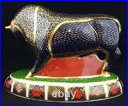 Royal Crown Derby Paperweight Bull, Gold Stopper