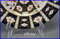 Royal Crown Derby Pattern 2451 Traditional Imari 10 5/8 Inch Dinner Plate C. 1968
