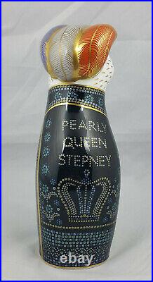 Royal Crown Derby Pearly Queen Cat Silver Stopper