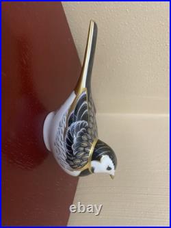 Royal Crown Derby Pied Wagtail Bird Paperweight Gold Stopper Bone China England