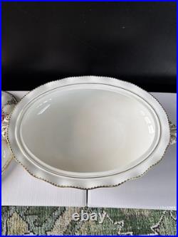 Royal Crown Derby Royal Pinxton Roses Covered Dish