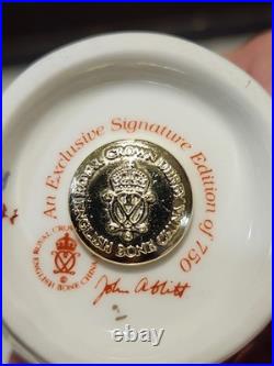 Royal Crown Derby SANTA CLAUS 4 Paperweight Gold Stopper SIGNATURE EDITION 750