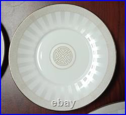 Royal Crown Derby- Satori Pearl 5 Piece Place Setting! Excellent Condition