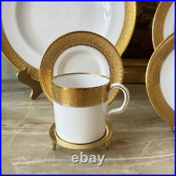 Royal Crown Derby St. George English Bone China Dinnerware, 6 Service (30pc)