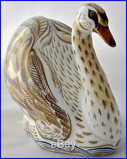 Royal Crown Derby The Royal Swans (pair) William & Catherine Exclusive Ltd Edn