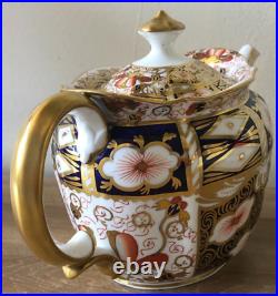 Royal Crown Derby Vintage Traditional Imari 2451 Teapot