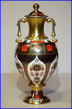 Royal Crown Derby old Imari 1128, Sudbury Urn / Covered Vase