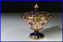 Royal Crown derby old imari 1128 Pedestal Urn Vase