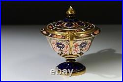 Royal Crown derby old imari 1128 Pedestal Urn Vase