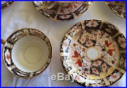 Set Of 13 Royal Crown Derby 2451 Imari Footed Tea Cups & Scalloped Saucers Mint