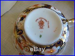 Set Of 13 Royal Crown Derby 2451 Imari Footed Tea Cups & Scalloped Saucers Mint