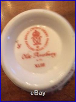 Set of 6 Royal Crown Derby Olde Avesbury Cup & Saucer Bone China/England mint