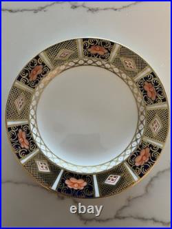 Six Royal Crown Derby Imari Pattern. Six Plates @One Price. 2 @8in and 4 @7 in Six Royal Crown Derby Imari Pattern. Six Plates @One Price. 2 @8in and 4 @7 in