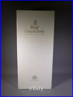 Superb Large Royal Crown Derby Vase Urn Old Imari 1128 Pattern 16 1/2 Inches LIV