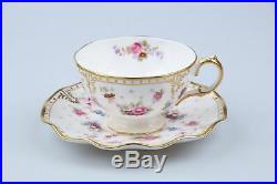 Teetasse mit Untere Royal Crown Derby Royal Antoinette