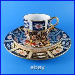 Traditional Imari Royal Crown Derby Tea Cup, Saucer and 7 Plate Trio Set