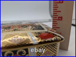 Trinket Box Royal Crown Derby Old Imari 1128 Lid Bone China Vintage 1970 England
