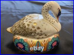 Vintage ROYAL CROWN DERBY Swan Paperweight White with22K Gold Gild Lotus Flowers Vintage ROYAL CROWN DERBY Swan Paperweight White with22K Gold Gild Lotus Flowers