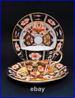 Vintage Royal Crown Derby Traditional Imari 2451 Trio Tea Cup h6cm Saucer Plate