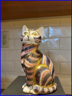 Vintage (late1900) Royal Crown Derby porcelain cat paperweight
