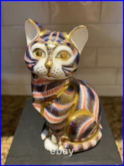 Vintage (late1900) Royal Crown Derby porcelain cat paperweight