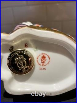 Vintage (late1900) Royal Crown Derby porcelain cat paperweight
