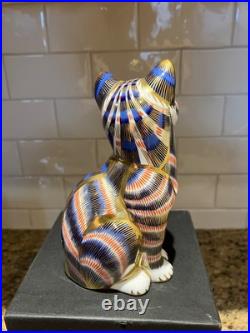 Vintage (late1900) Royal Crown Derby porcelain cat paperweight